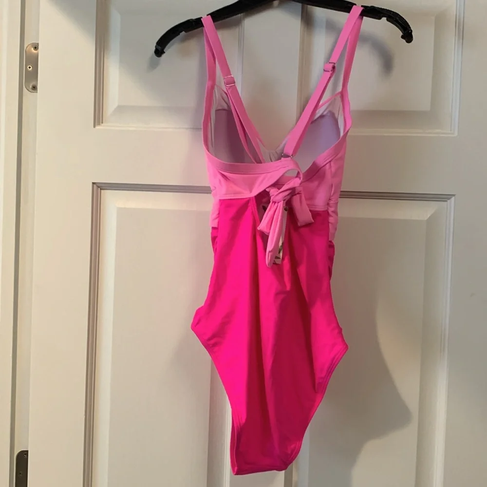 Swimsuit One Piece Colorblock - Picture 2 of 8